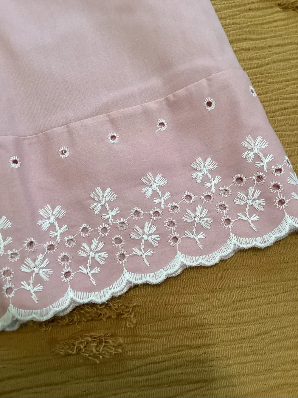 Vintage Pink Eyelet Trim Scalloped Hem King Size Pillowcases